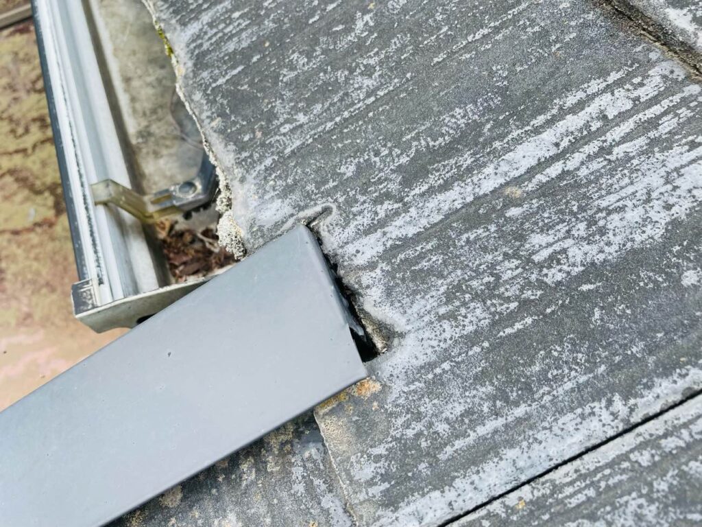 棟板金が浮いている　屋根の劣化　屋根のコケ　屋根の変色　屋根の釘が浮いている　住みたかルーフ　筑紫野市屋根リフォーム　筑紫野市屋根工事