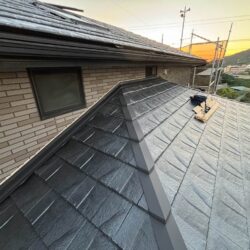 糟屋郡須恵町のROOGA（ルーガ）鉄平を使用した屋根カバー工法