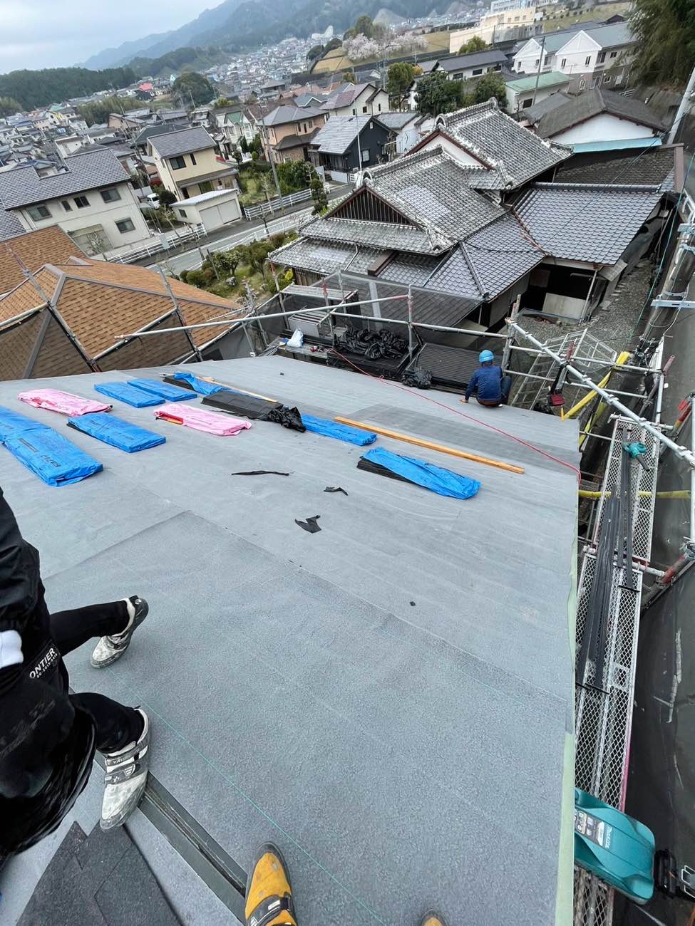 糸島市物件の老朽化したパミール屋根を再生する屋根リフォーム！屋根カバー工法で安心の屋根リフォーム