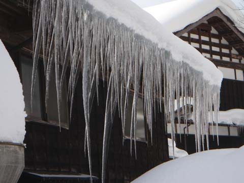 北海道　無落雪屋根　つらら