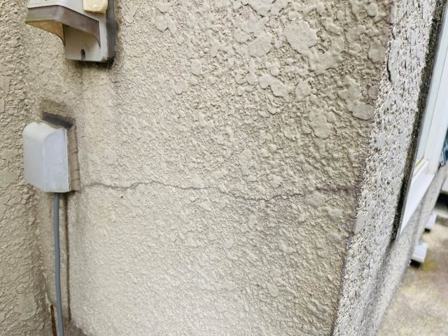 外壁　ひび割れ