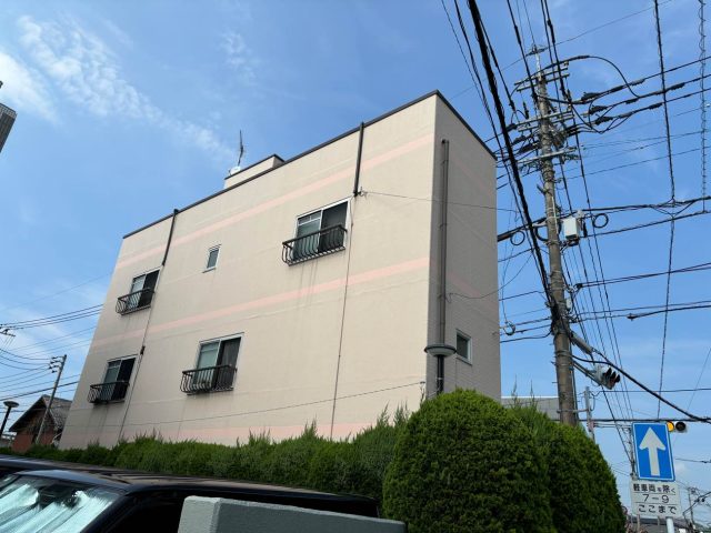 ３回建て住宅　雨漏り調査
