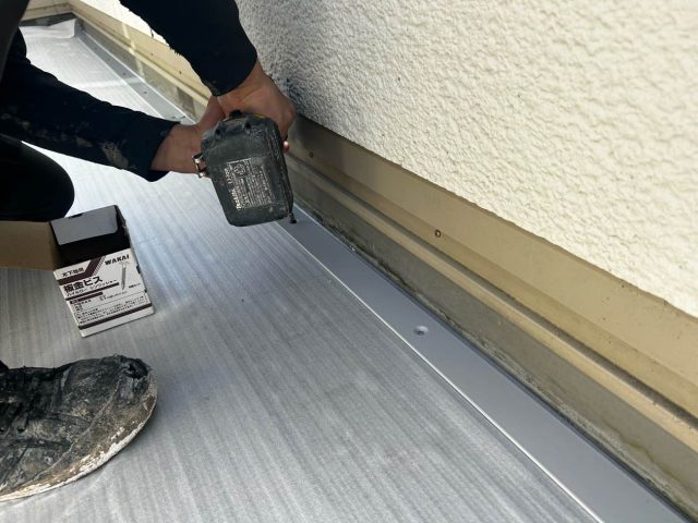 ベランダ防水工事　銅板設置