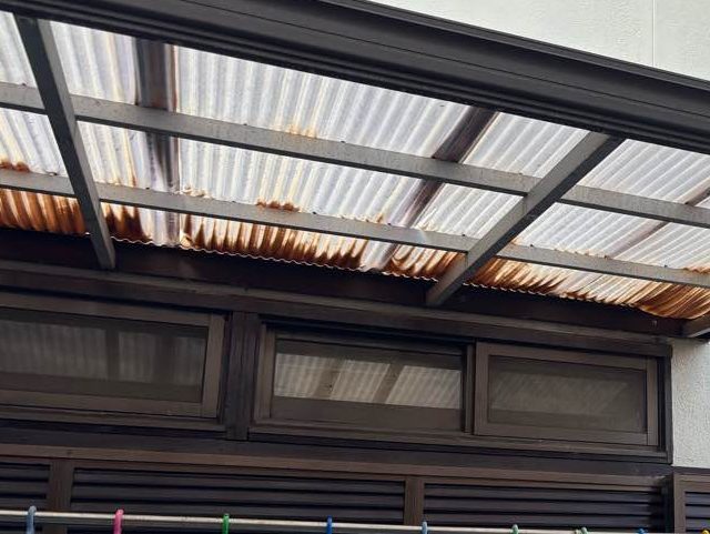 ベランダ屋根　雨漏り