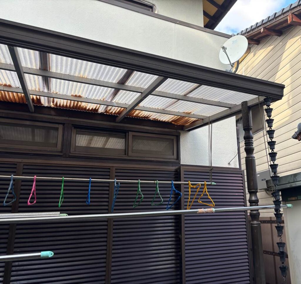 ベランダ屋根　雨漏り