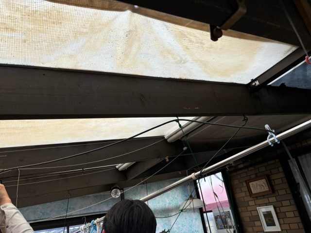 テラス屋根　耐水シート　劣化