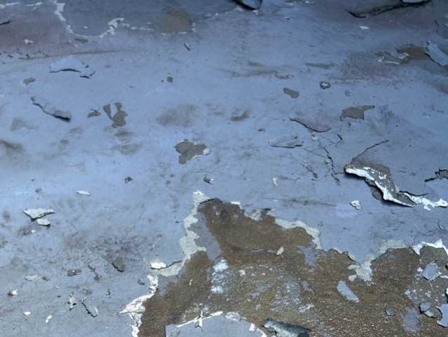 アパートベランダ　劣化