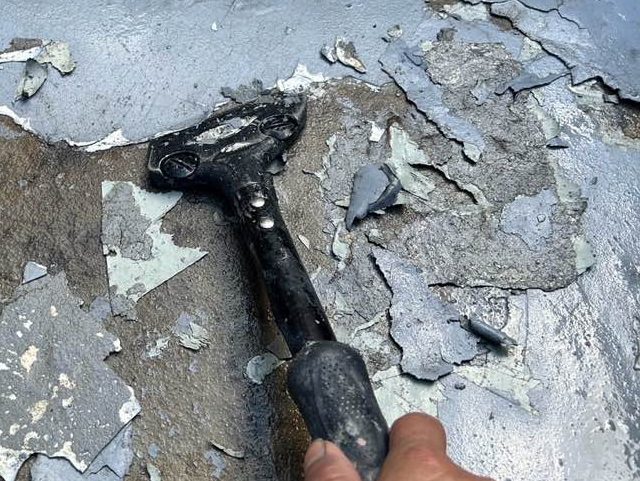 ウレタン防水工事　ケレン作業