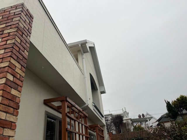外壁　黒ずみ
