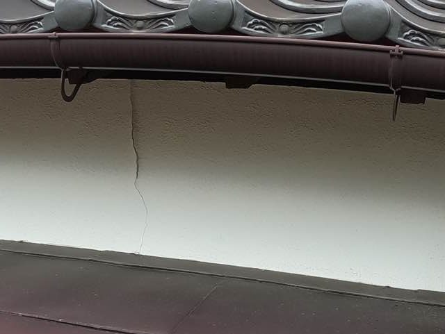 外壁　ひび割れ　クラック