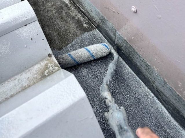 ウレタン防水工事　プライマー塗布