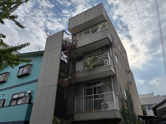 3階建住宅　雨漏り調査
