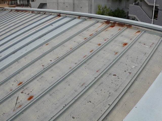 金属屋根　劣化