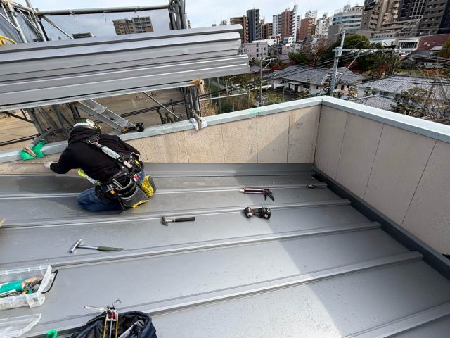 金属屋根　板金工事