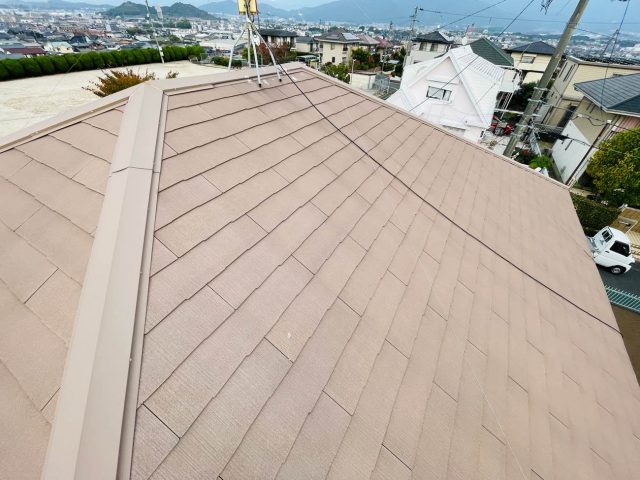 スレート屋根　劣化　色褪せ