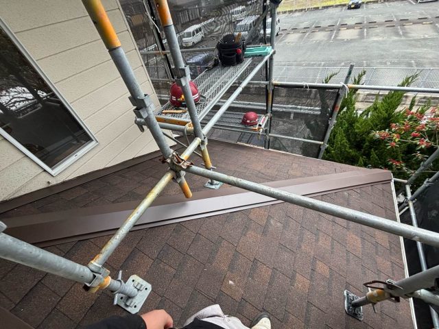 差し掛け屋根　屋根カバー工法