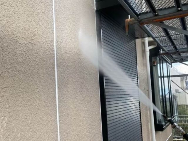 外壁塗装工事　高圧洗浄