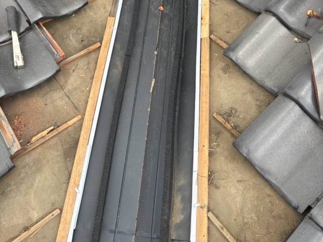 谷板金交換工事　新規谷板金設置
