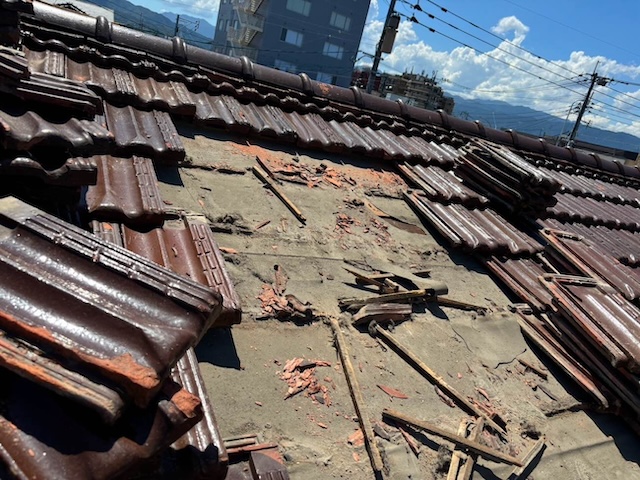 糟屋郡　雨漏り　部分葺き直し工事　