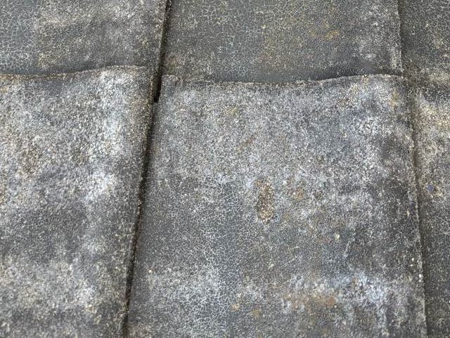 雨漏り　応急処置　瓦の差し替え