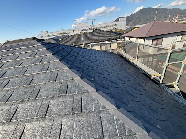 屋根カバー工法　ルーガ鉄平　施工完了
