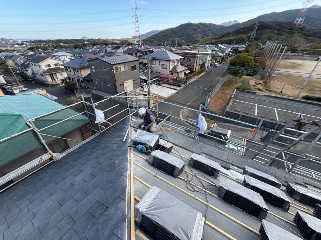 屋根カバー工法　ルーガ鉄平施工