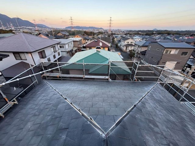 屋根カバー工法　ルーガ鉄平施工