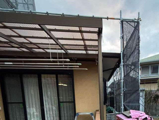 劣化した波板