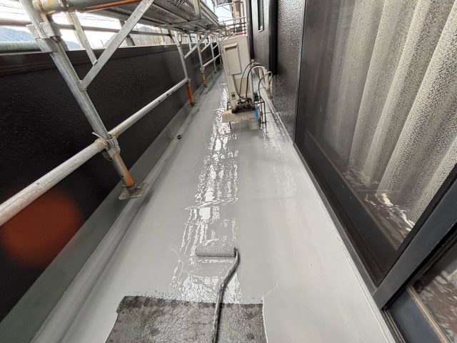 ウレタン防水工事　上塗り1
回目