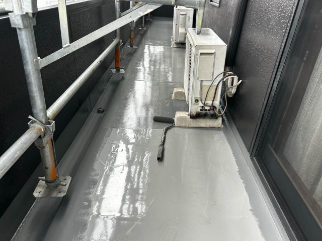 ウレタン防水工事　上塗り2
回目