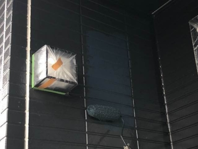外壁塗装工事　上塗り1回目