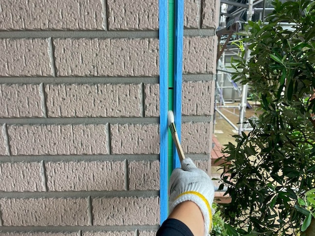 シーリング工事　プライマー塗布