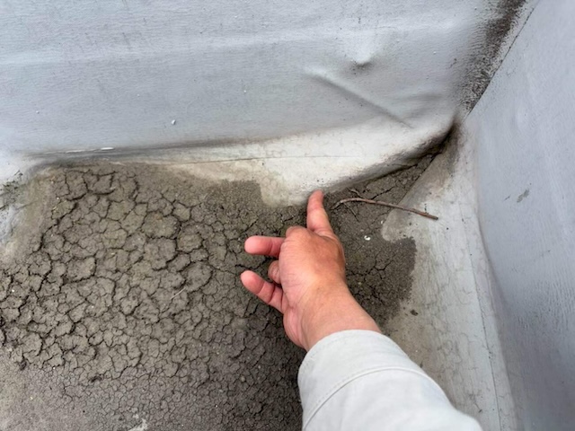 屋上防水シート　皺　劣化