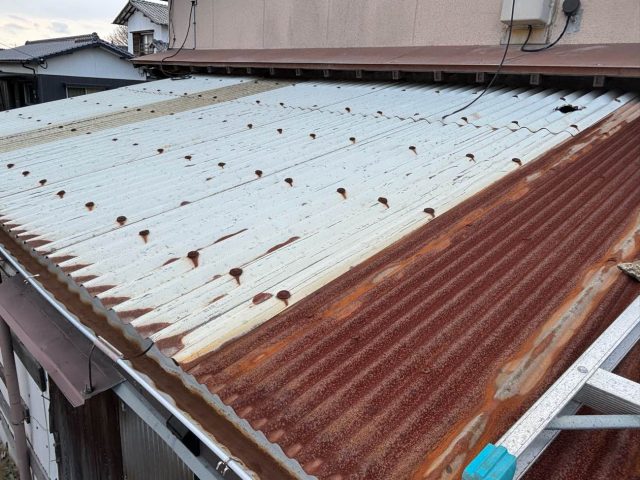 トタン屋根　劣化　錆