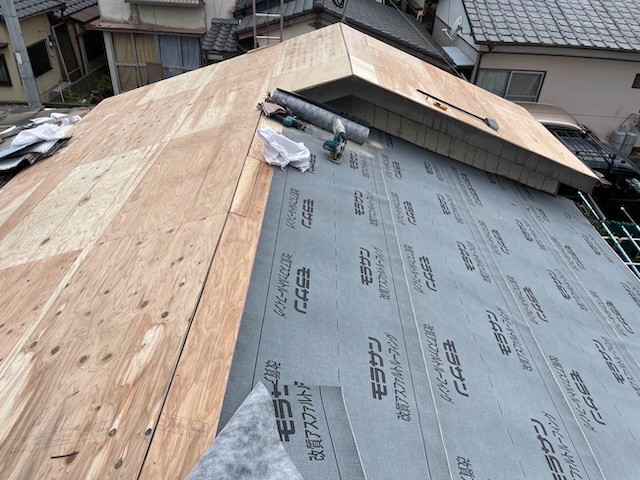 屋根葺き替え工事 防水シート敷設