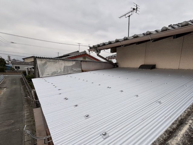 ガルバリウム鋼板　波板交換工事