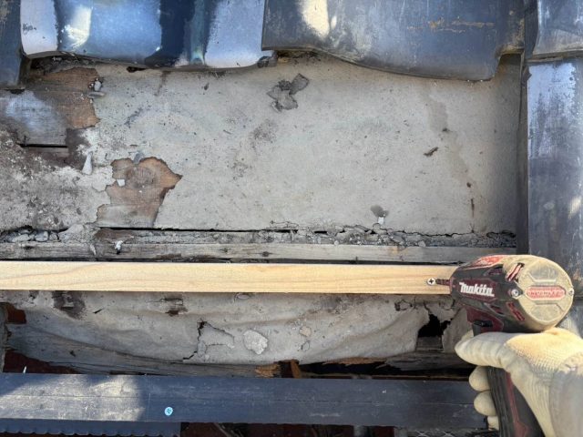 瓦屋根住宅　部分補修工事　下地調整