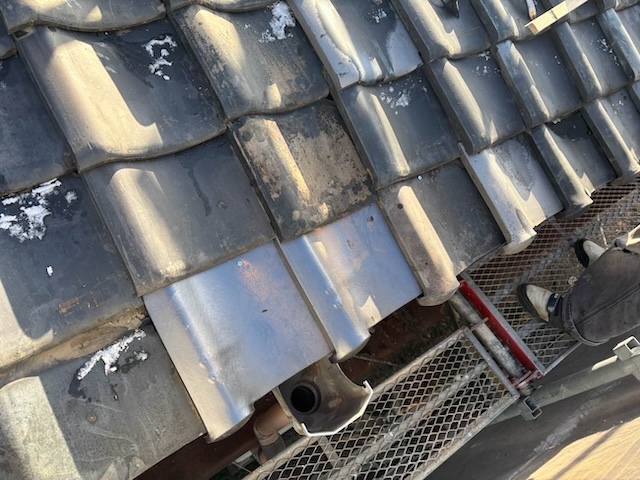 部分葺き直し工事　