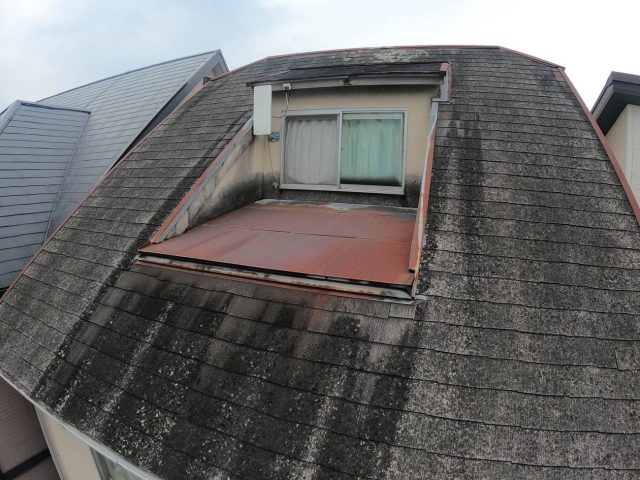 雨漏り　カラーベスト屋根　現地調査