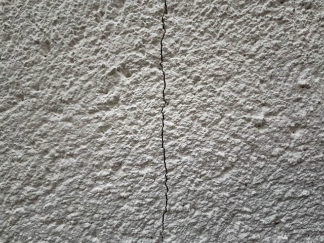 モルタル外壁 クラック