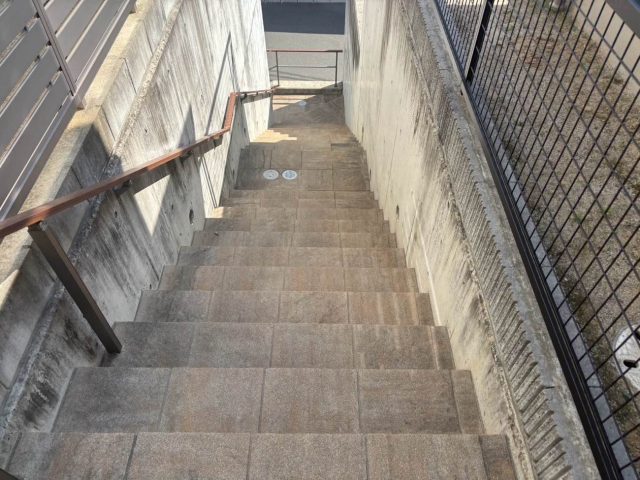 コンクリート　ガレージ　雨漏り調査