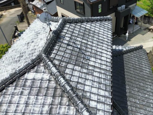 セメント瓦 色褪せ