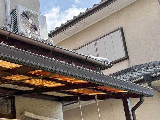 波板 変色 汚れ