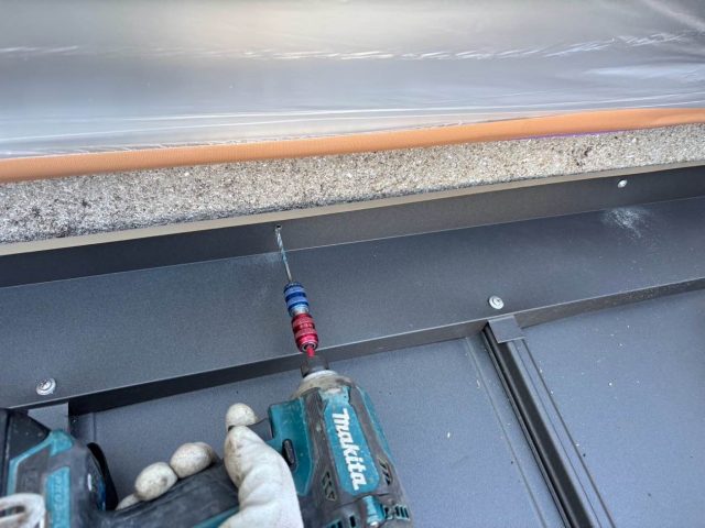 屋根カバー工法　スーパーガルテクト施工