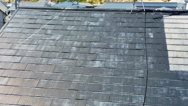 スレート屋根 塗膜剥がれ ひび割れ