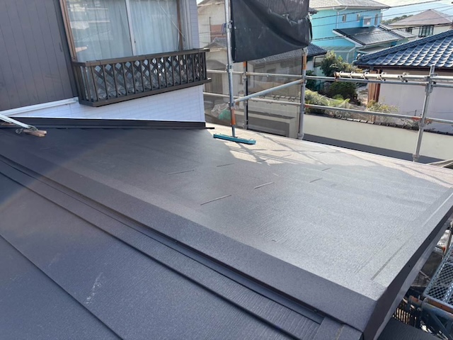 屋根カバー工法 スーパーガルテクト 施工完了