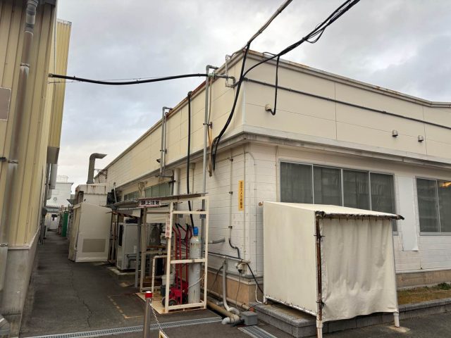 工場　折板屋根劣化　屋根カバー工法　住みたかルーフ