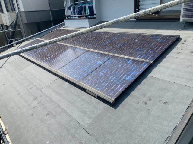 屋根カバー工法　防水シート敷設