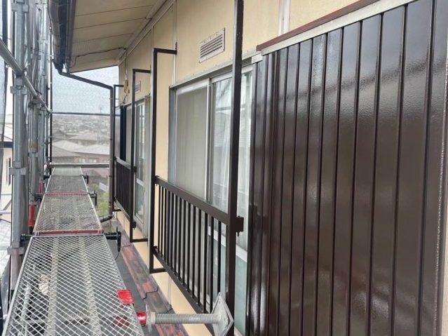 雨戸　塗装工事