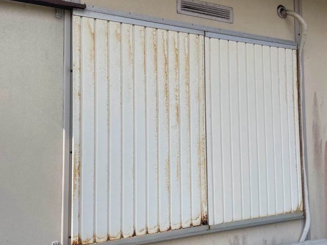 雨戸　劣化　錆